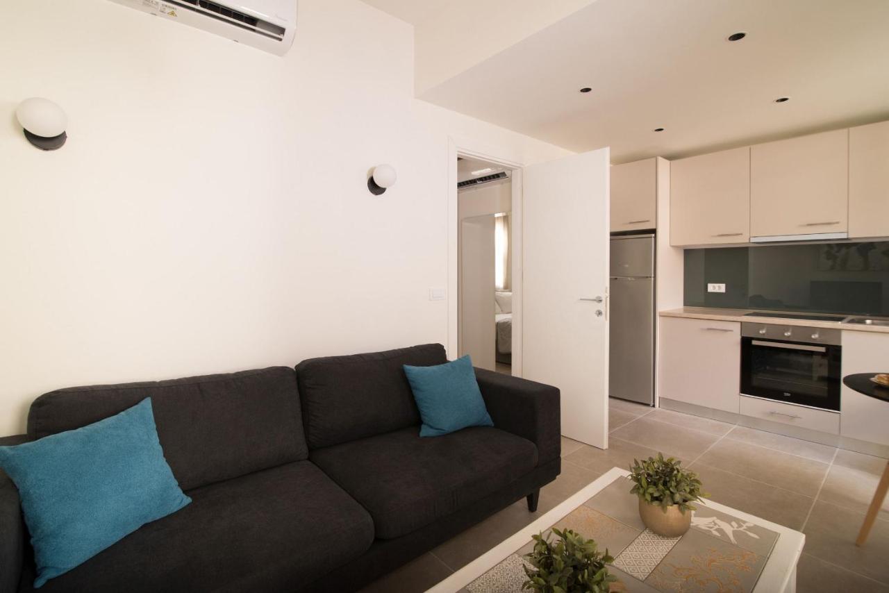 Lodge Modern Apartments, In Kalamaki Centre Bilik gambar