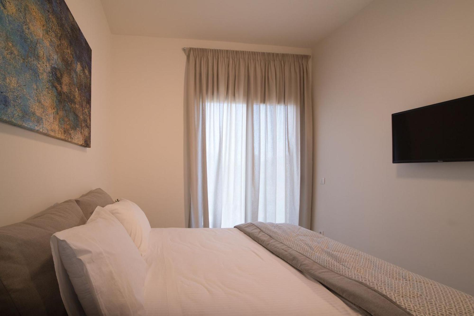 Lodge Modern Apartments, In Kalamaki Centre Bilik gambar